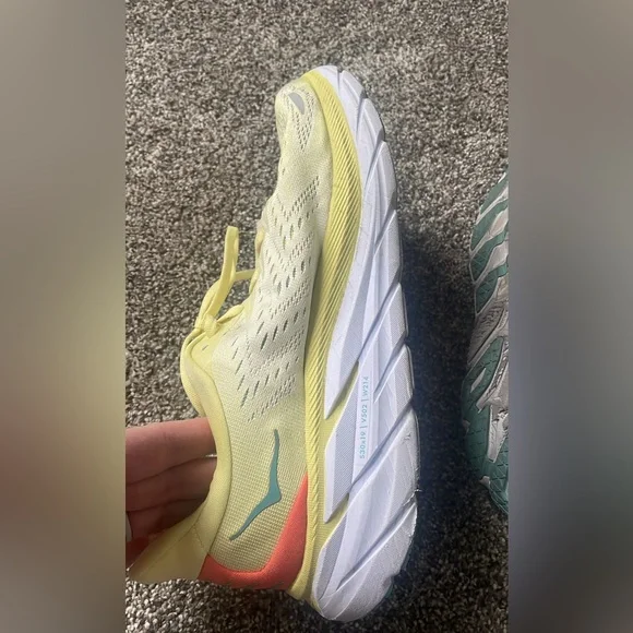 Hoka Clifton women's running shoes - Picture 2 of 2